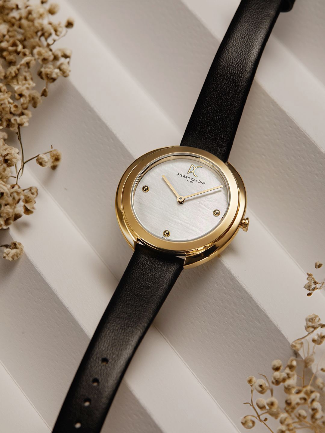 

pierre cardin Women Dial & Leather Straps Analogue Watch CMC.8004, White
