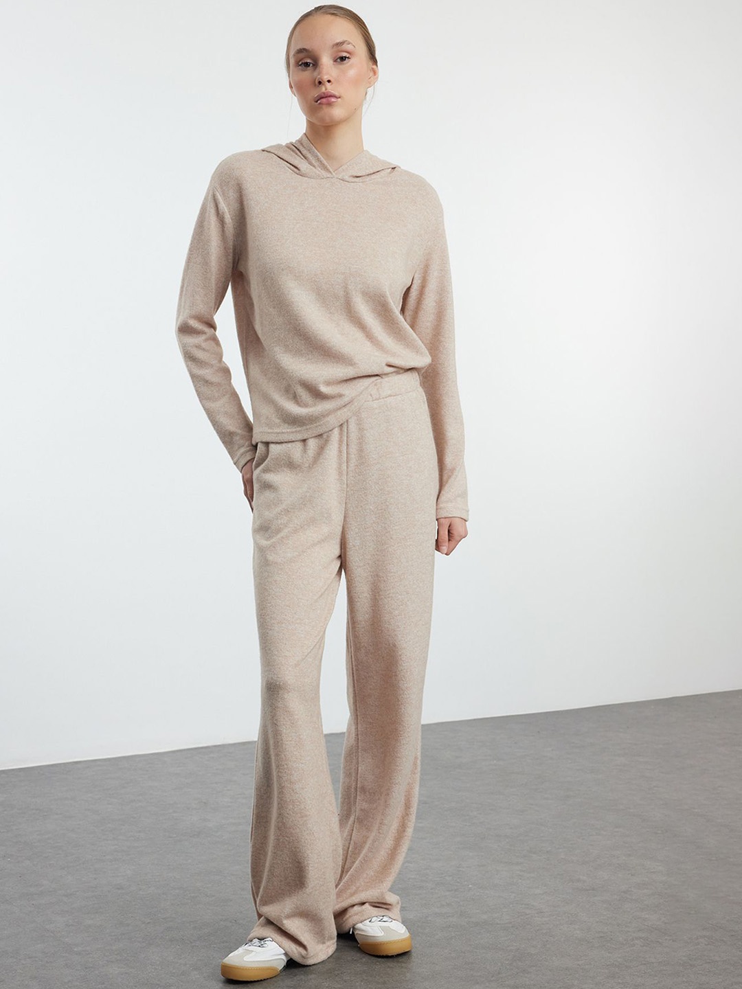 

Trendyol Sweatshirt & Trouser Co-Ords, Beige