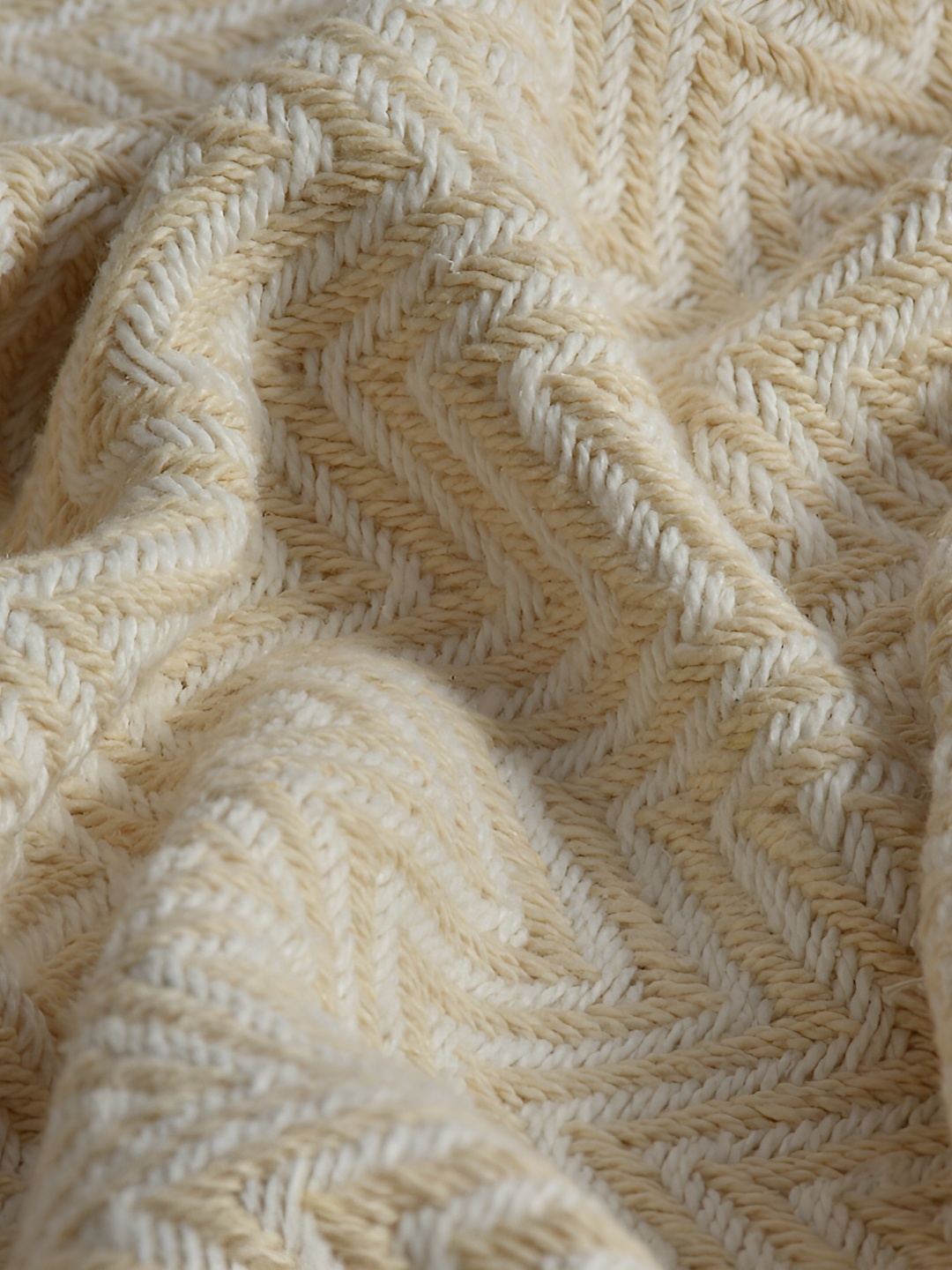 

SASHAA WORLD Beige Colored Zig Zag Patterned Cotton Breathable Throws