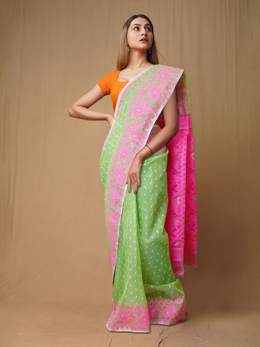 

Unnati Silks Woven Design Pure Cotton Handloom Jamdani Saree, Green