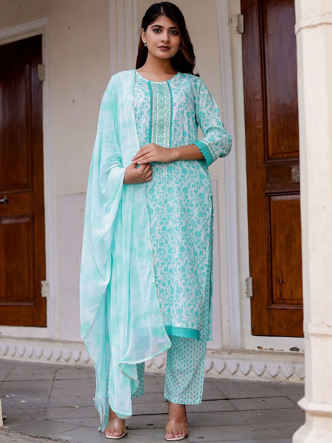 

Chandbaali Women Floral Printed Regular Pure Cotton Kurta with Palazzos & With Dupatta, Blue