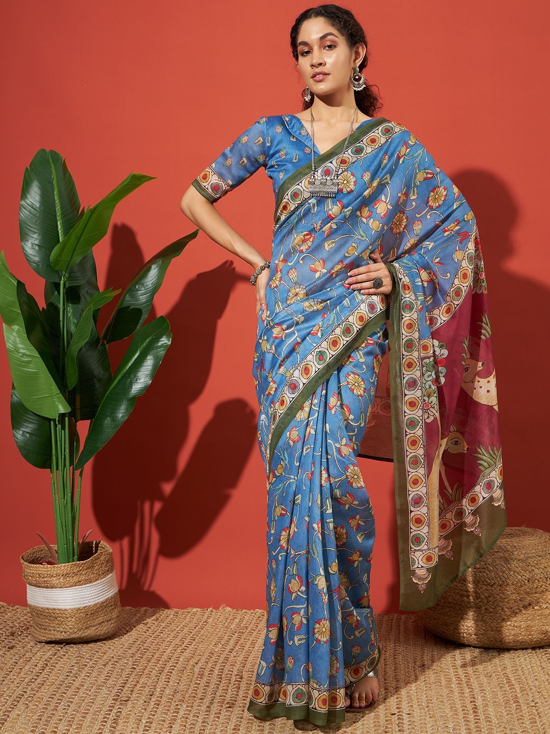 

RACHNA Floral Printed Saree With Blouse Piece, Maroon