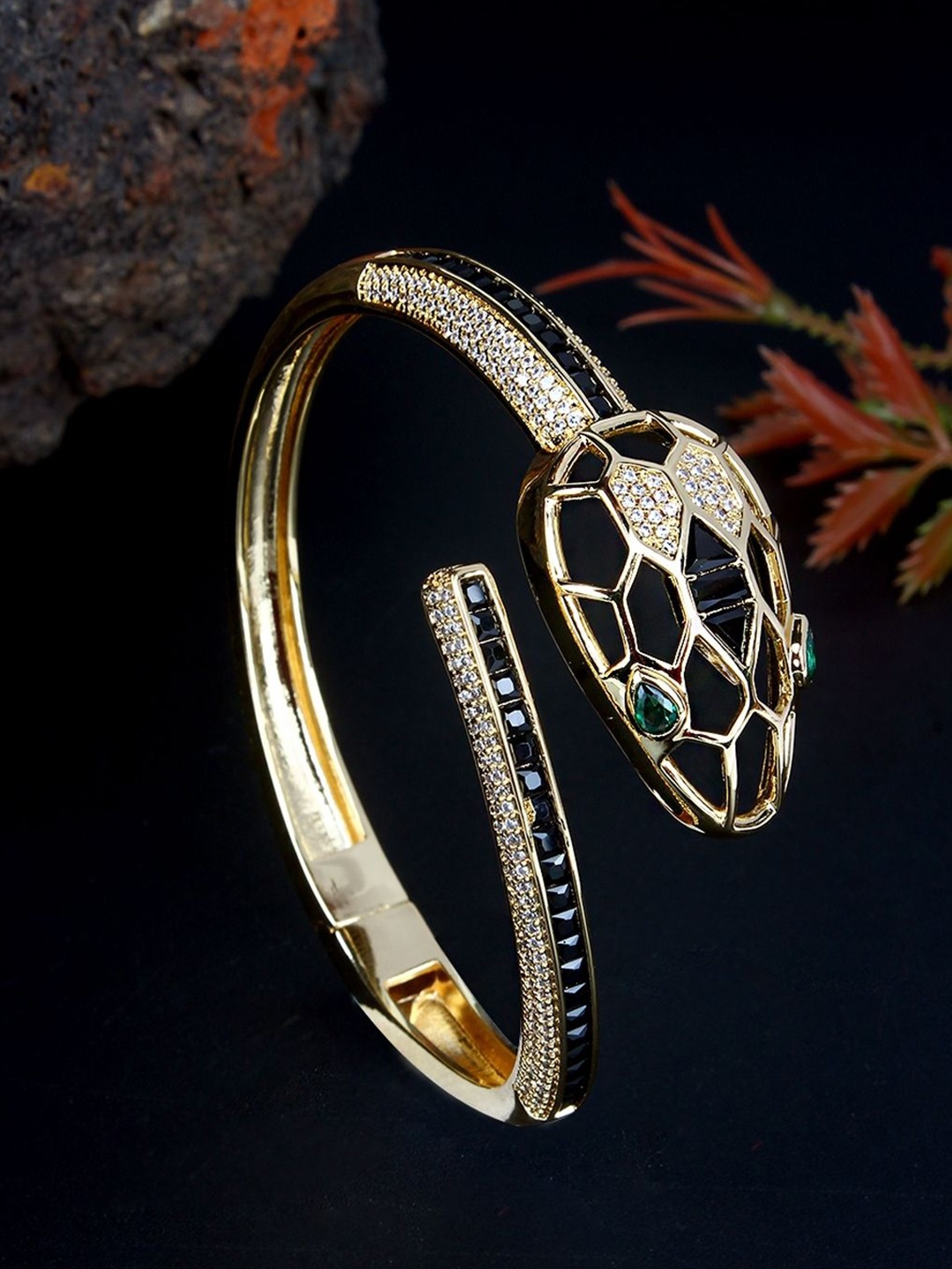 

KPOP Gold-Plated Cubic Zirconia Studded Bangle-Style Bracelet