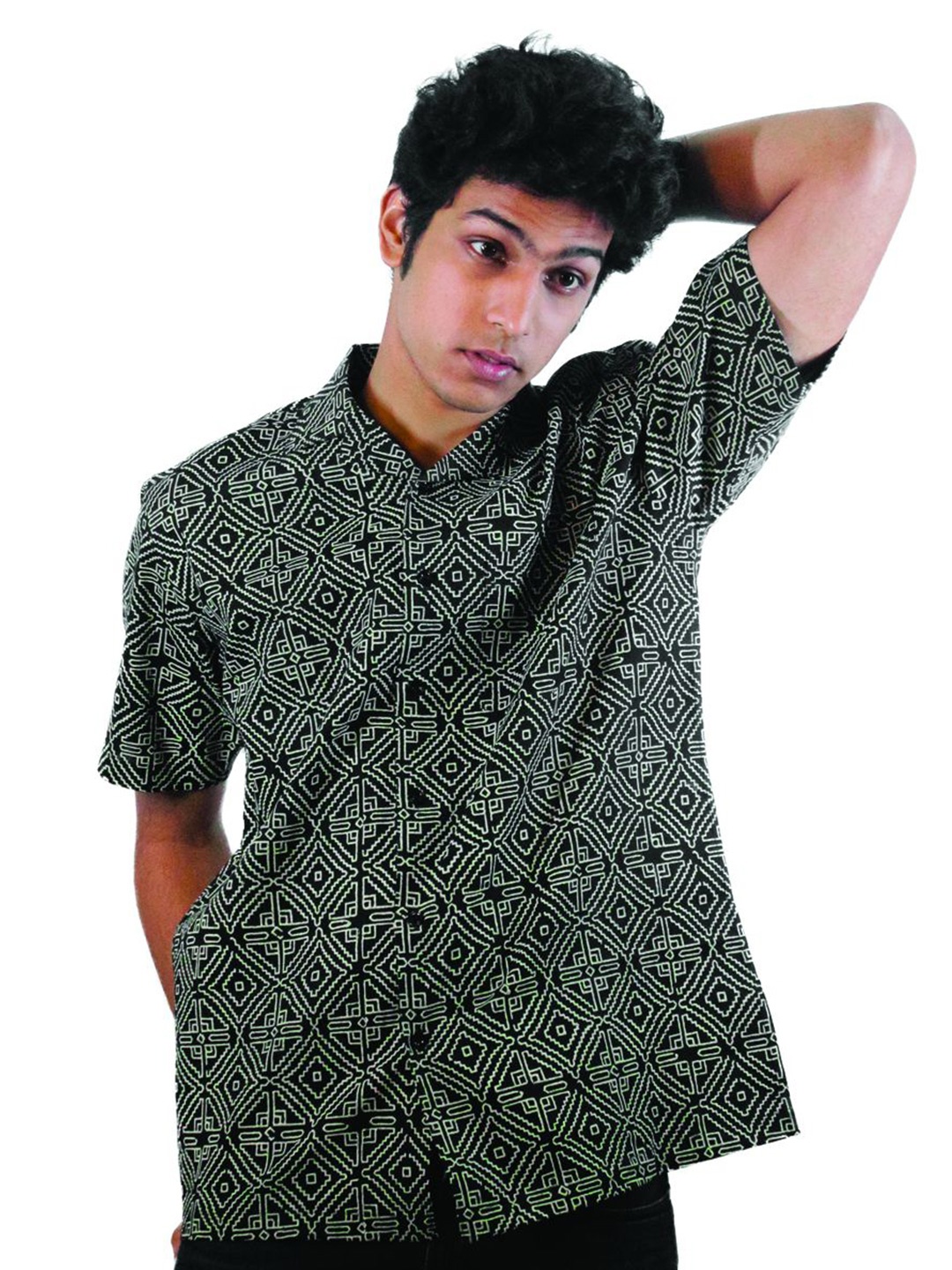

Tisser Men Comfort Slim Collar Geometric Printed Cotton Casual Shirt, Black