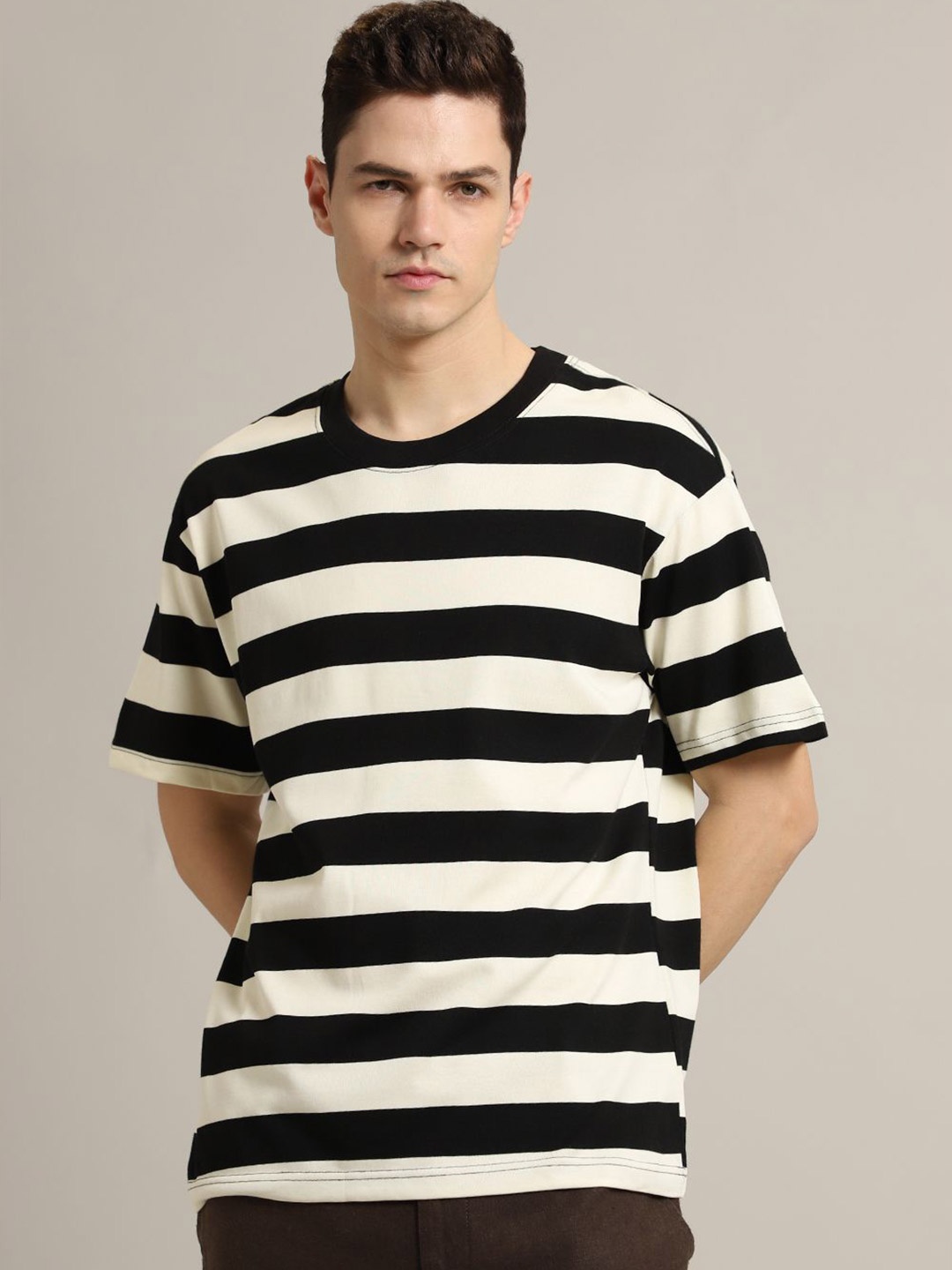 

Banana Club Men Striped Monochrome T-shirt, Black