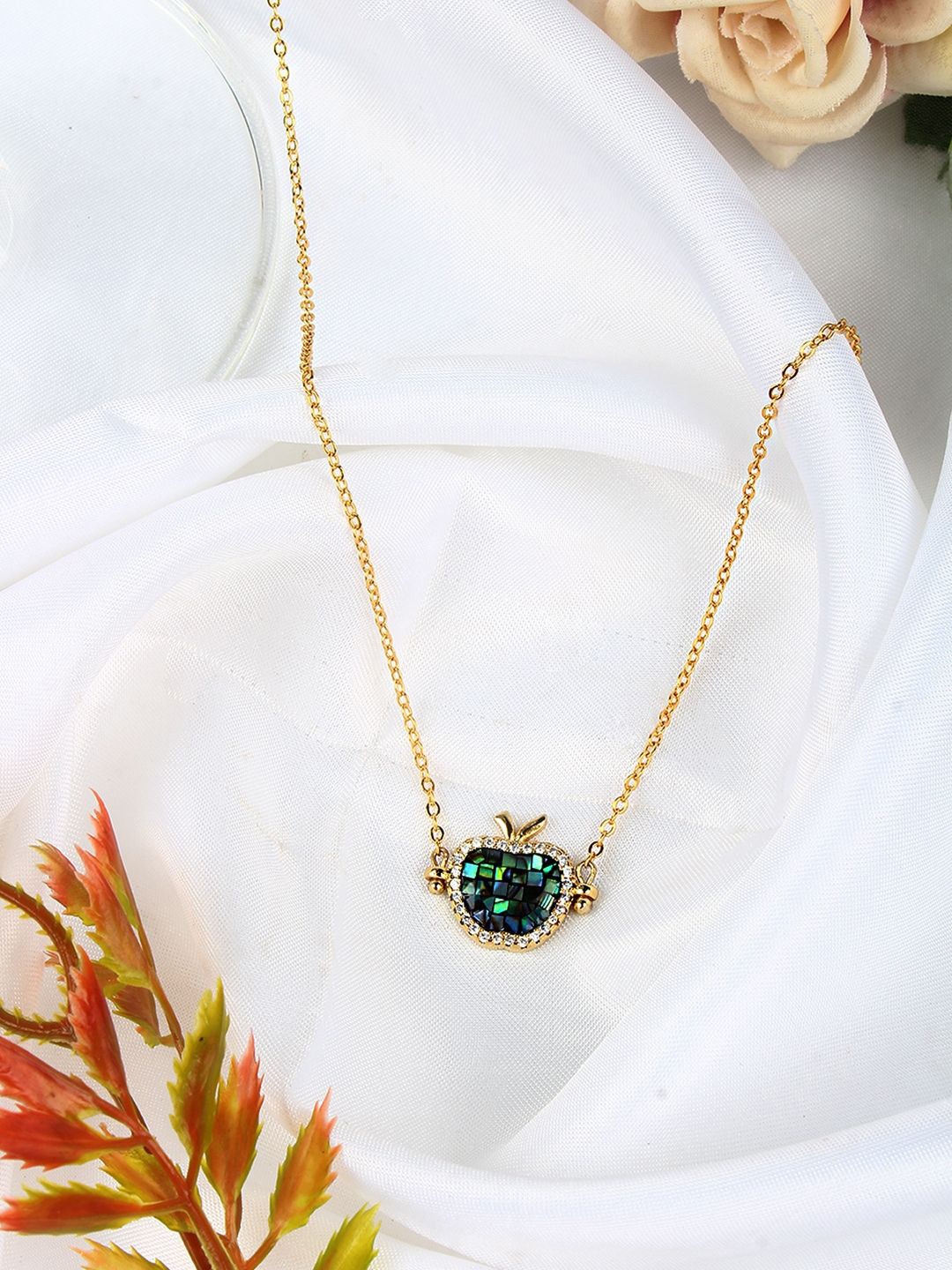 

KPOP Gold-Plated Stone Studded Necklace