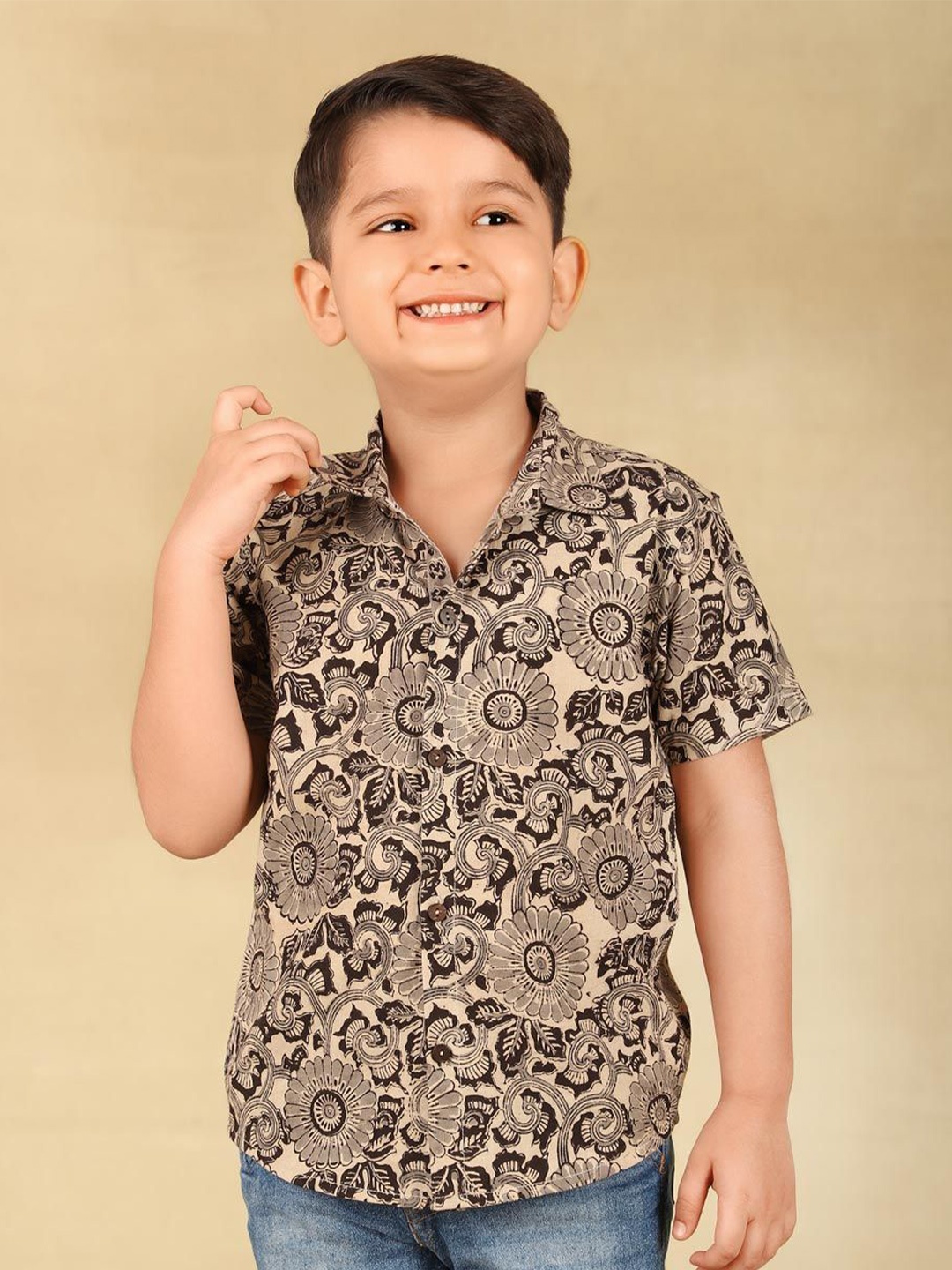 

Fabindia Boys Spread Collar Ethnic Motifs Printed Cotton Casual Shirt, Beige