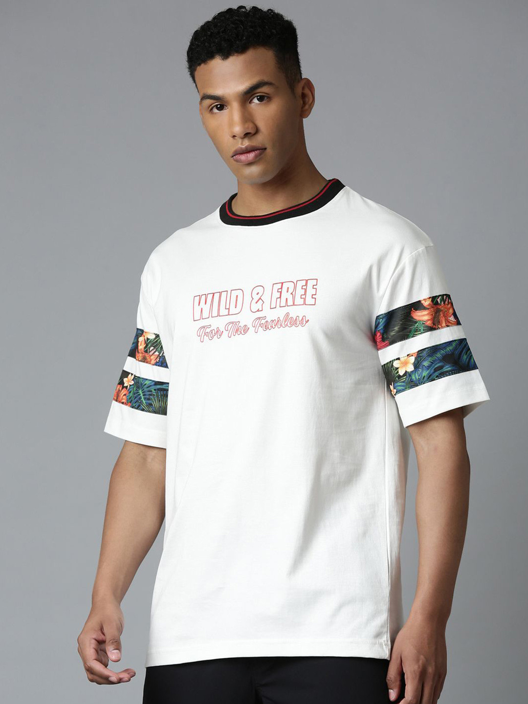 

Breakbounce Men Typography Printed Applique T-shirt, Off white