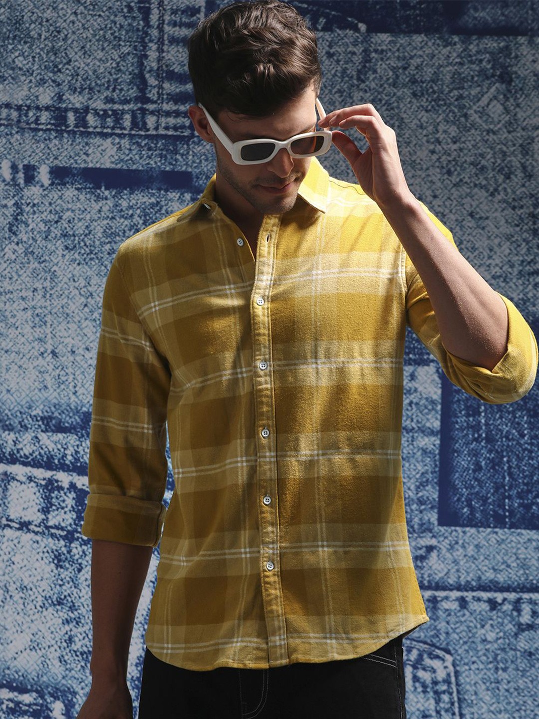 

Henceforth Men Spread Collar Checked Cotton Casual Shirt, Yellow