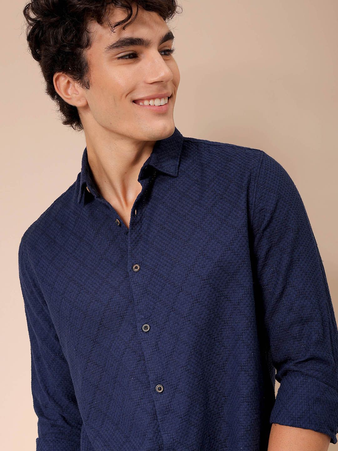 

The Indian Garage Co Men Regular Fit Dobby Textured Resortwear Shirt, Blue