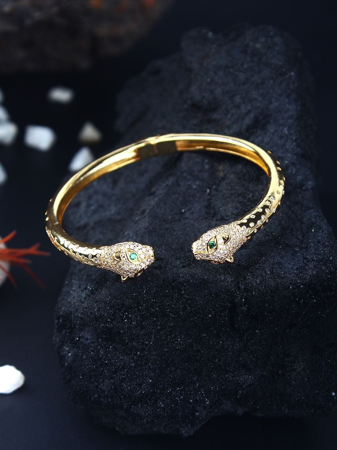 

KPOP Gold-Plated Cubic Zirconia Studded Bangle-Style Bracelet