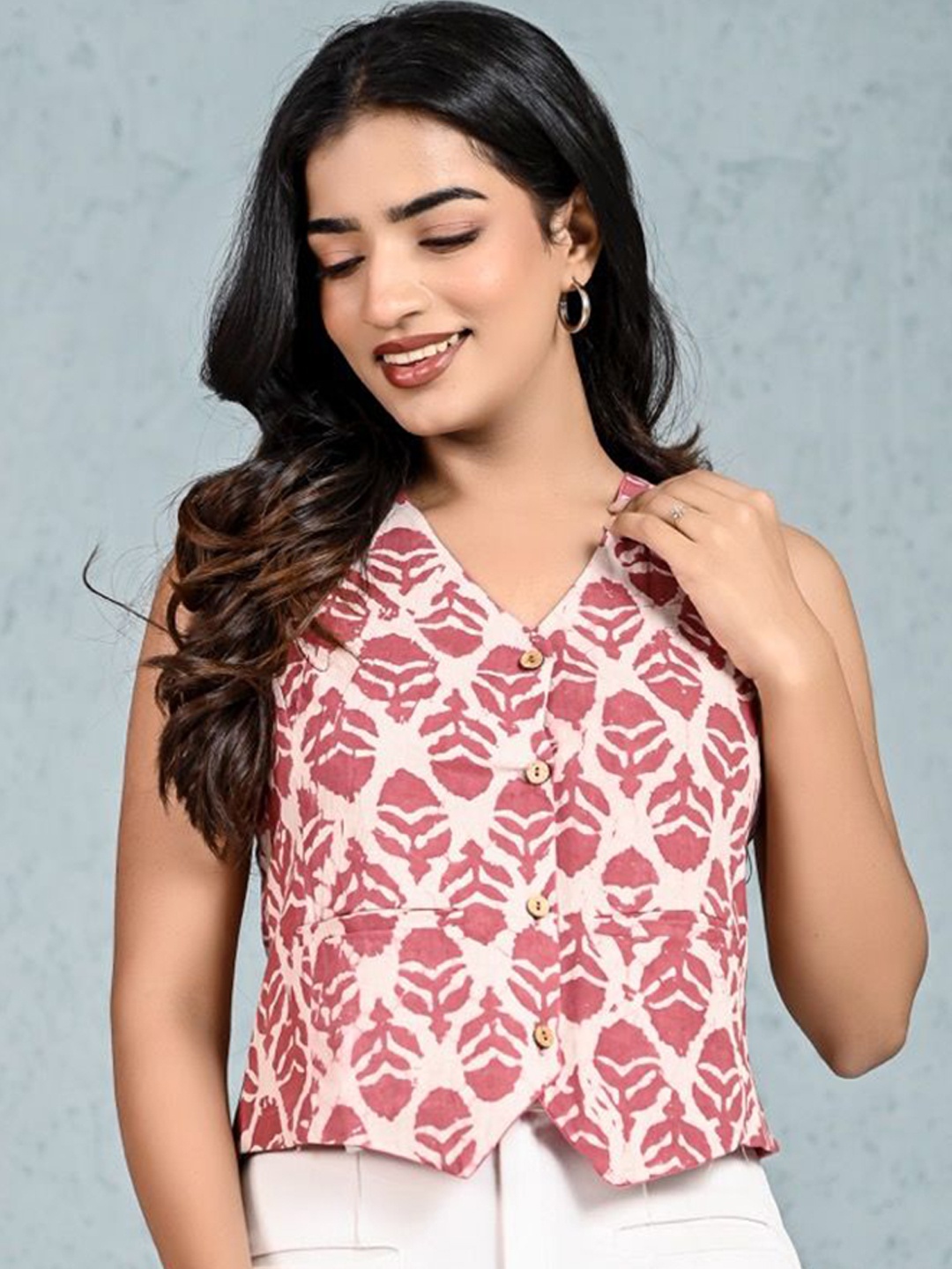 

SILAYIBAZI Printed Pure Cotton V-Neck Sleeveless Slim-Fit Waistcoat, Pink
