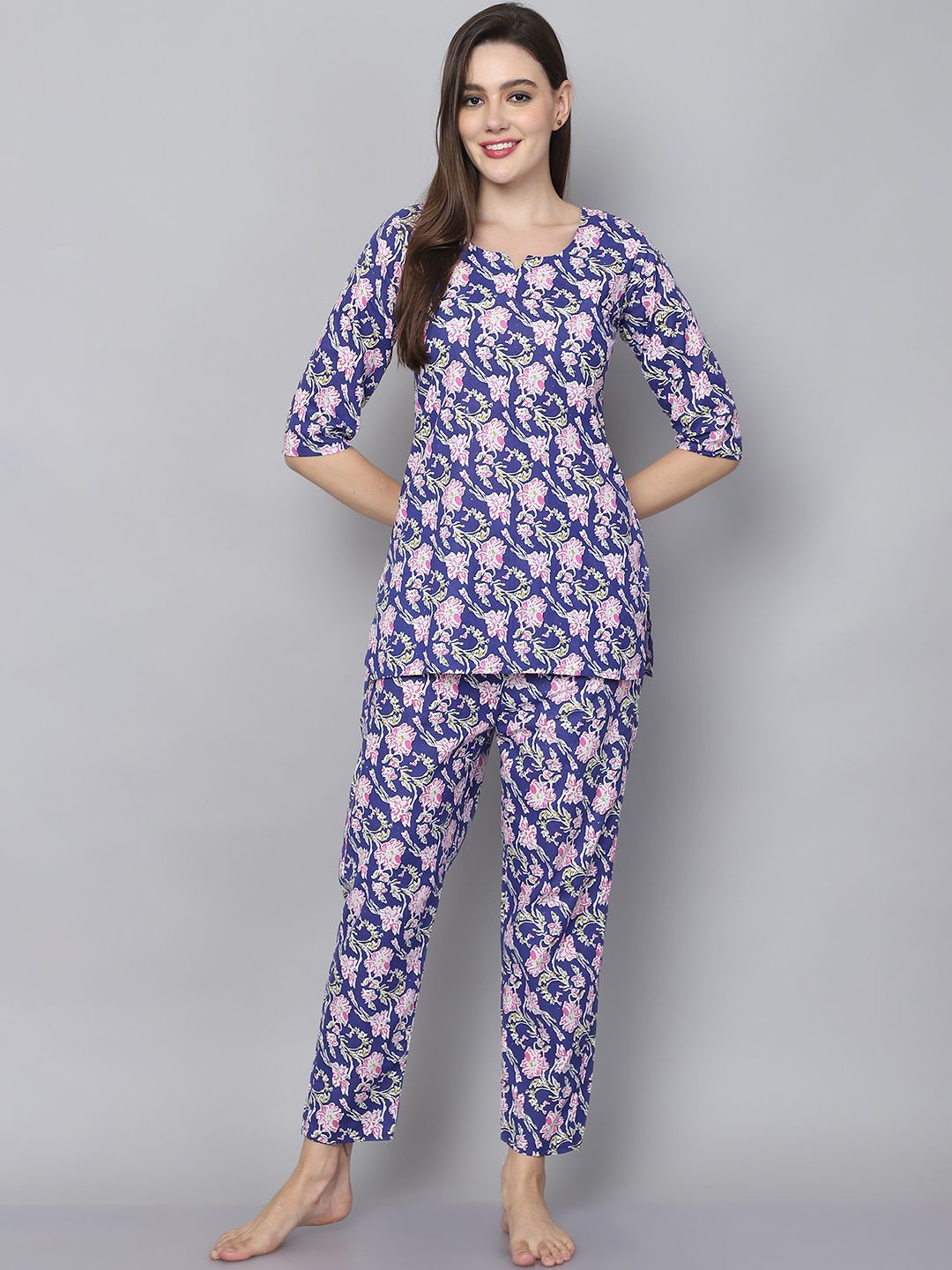 

SOUNDARYA Women Printed Night suit, Purple