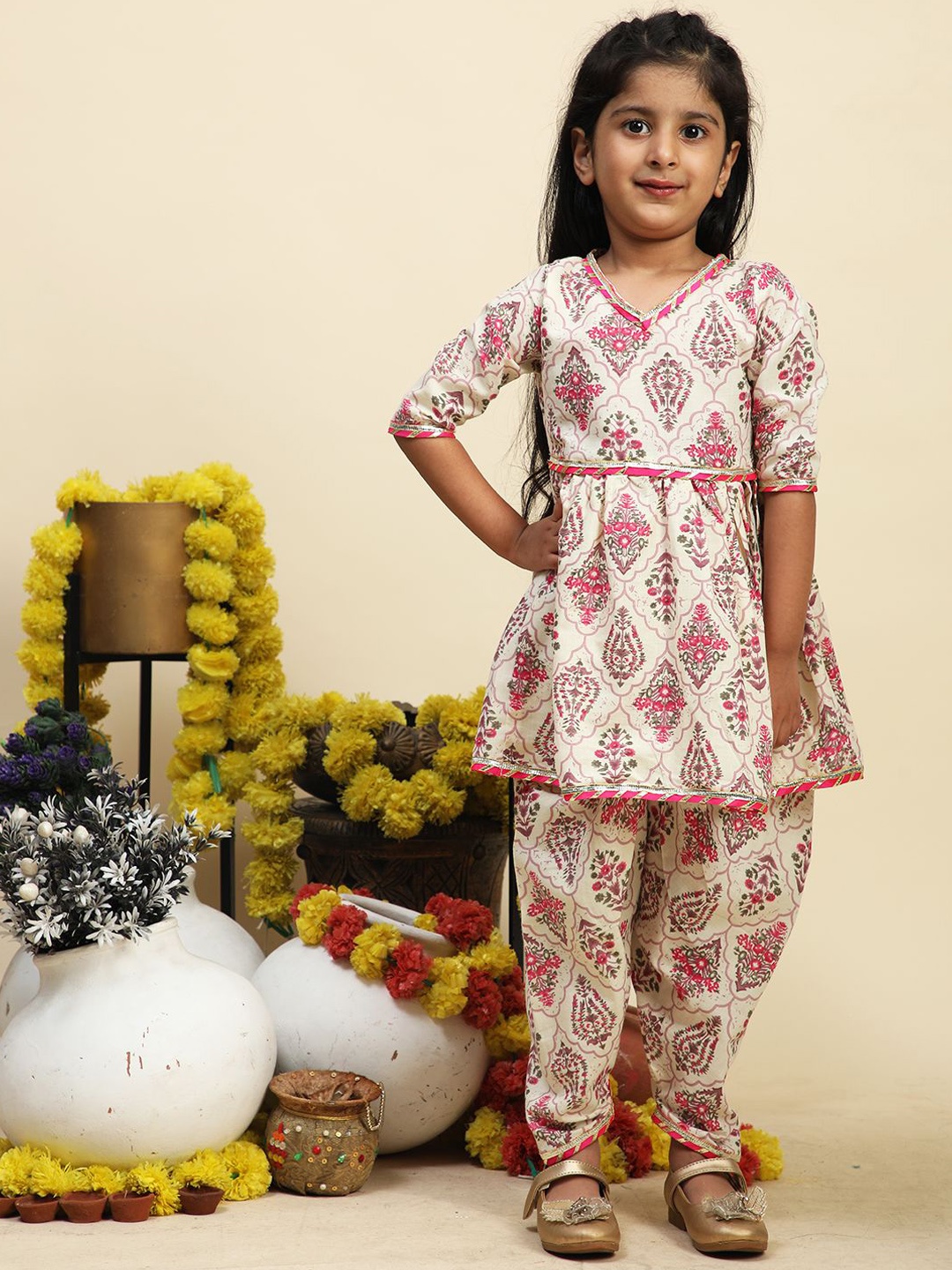 

Cutiekins Girls Ethnic Motifs Printed Regular Kurta with Dhoti Pants, Off white