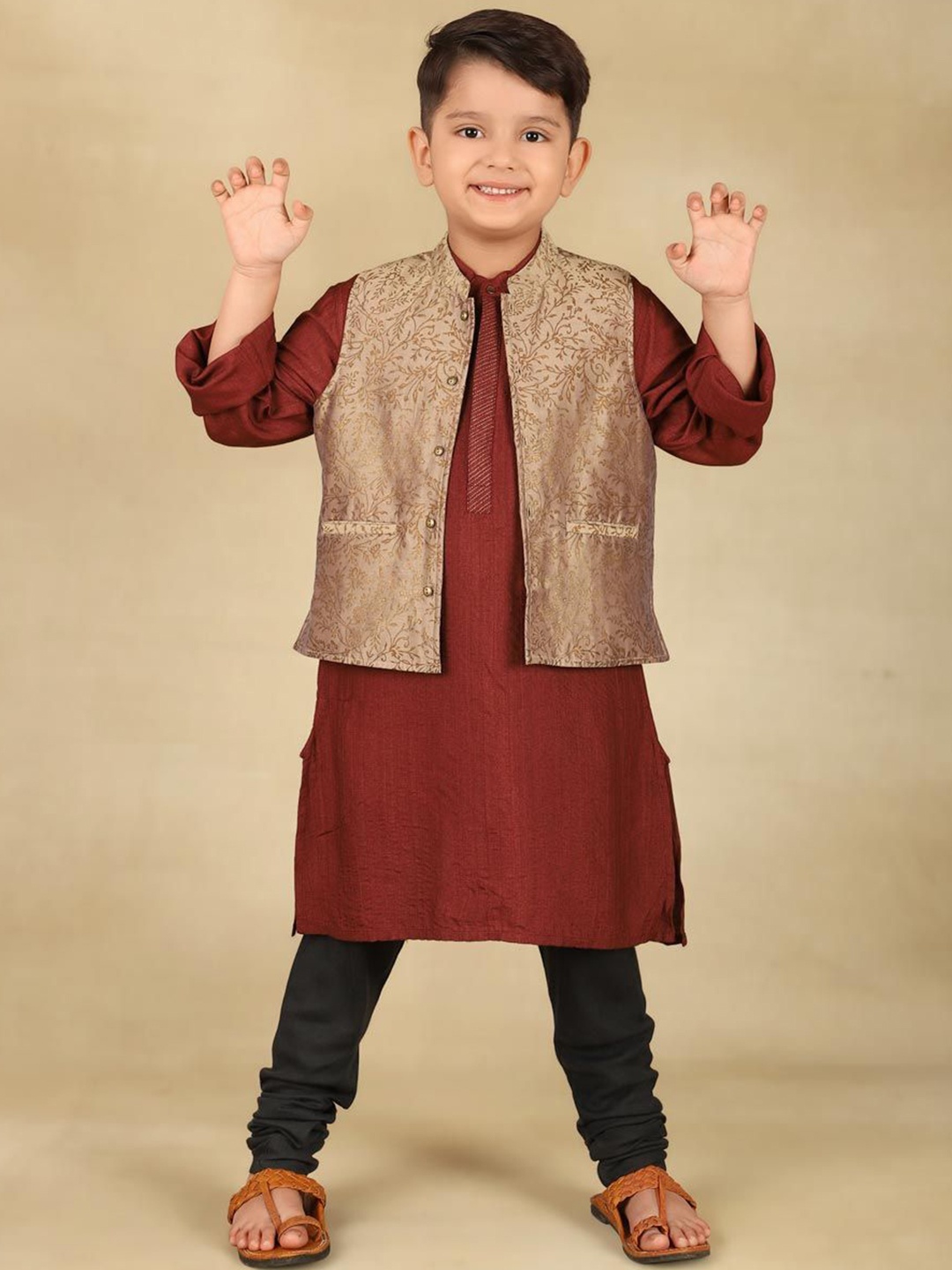 

Fabindia Boys Band Collar Thread Work Straight Kurta With Jacket, Brown
