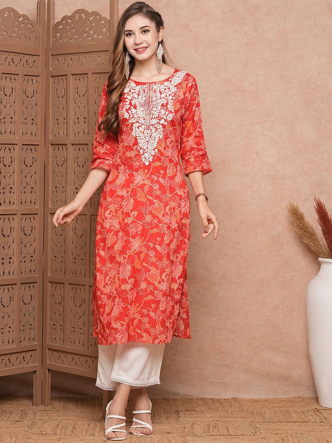 

FASHOR Floral Printed Thread Work Cotton Straight Kurta, Red