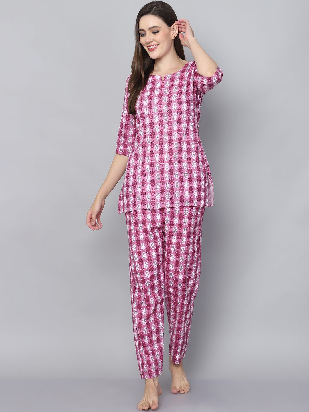 

SOUNDARYA Women Ethnic Motifs Printed Night suit, Magenta
