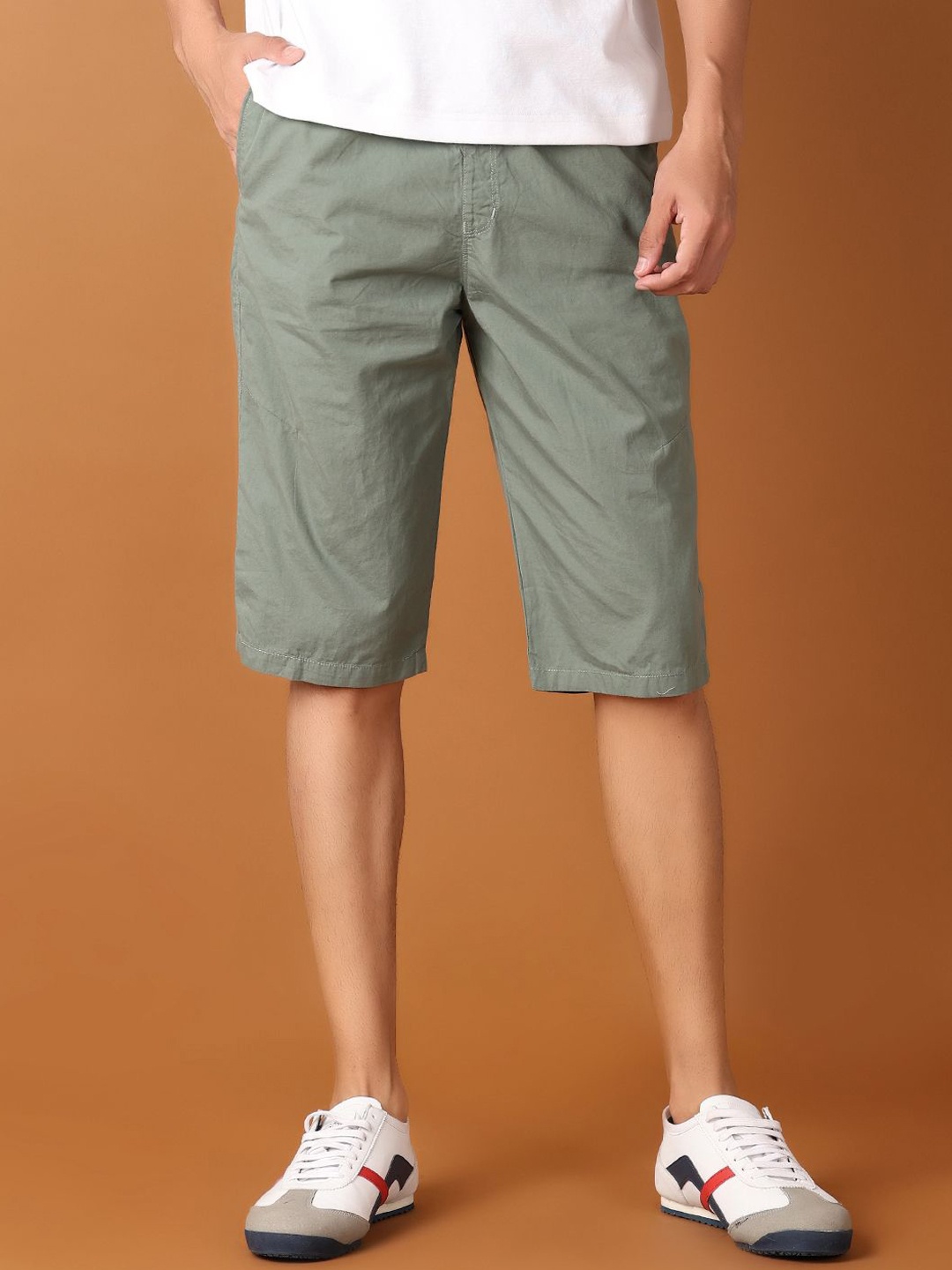 

V-Mart Men Solid Regular Fit Mid-Rise Shorts, Olive