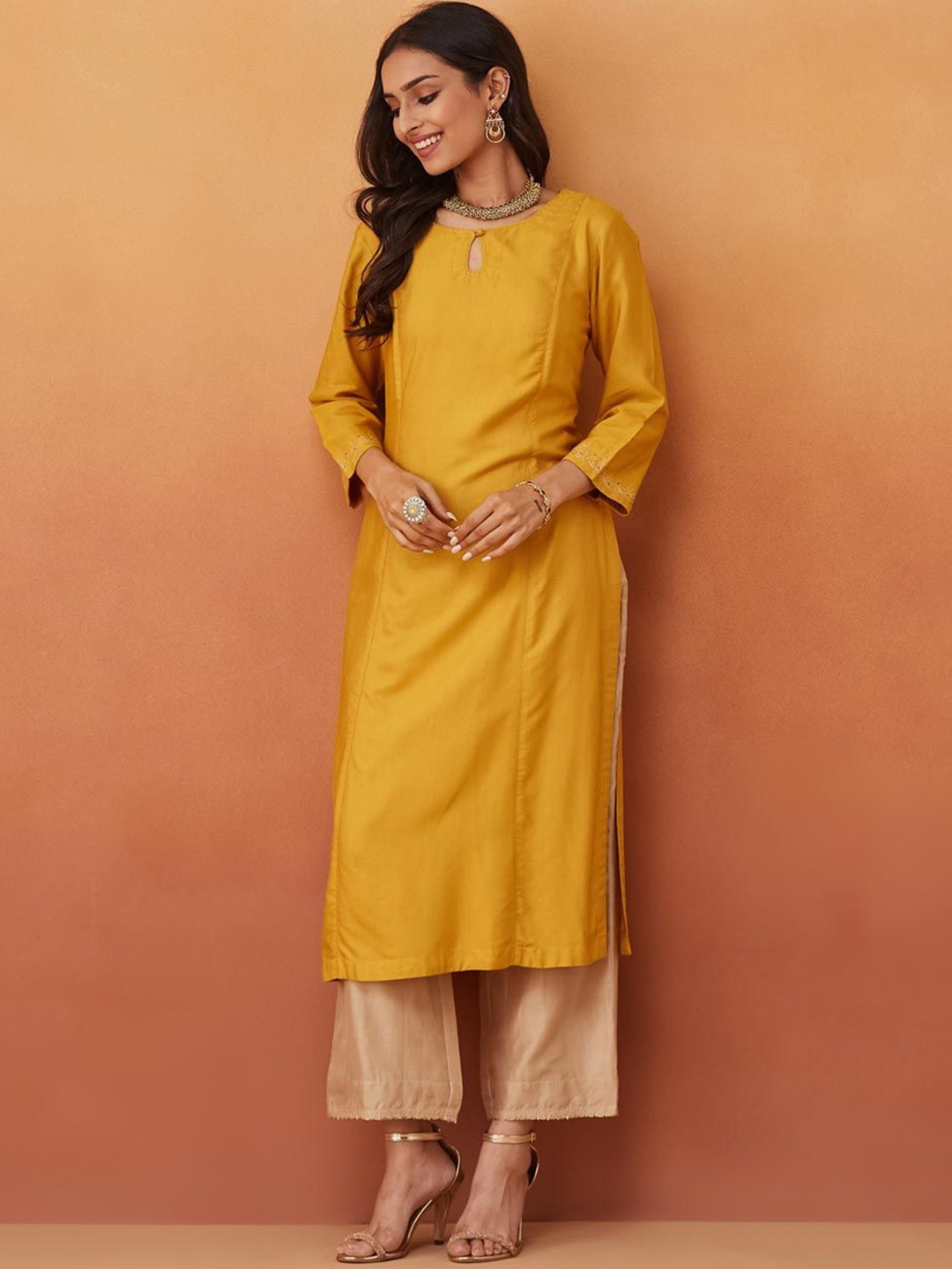 

Fabindia Keyhole Neck Regular Straight Kurta, Mustard