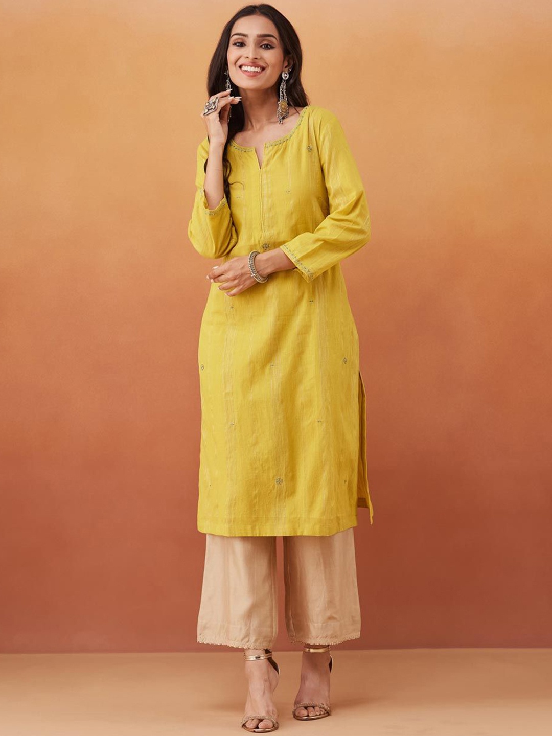 

Fabindia Floral Embroidered Notch Neck Straight Kurta, Yellow