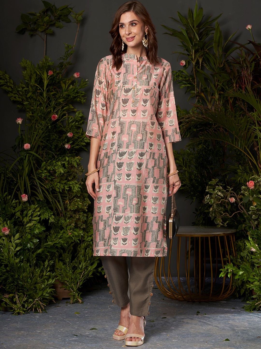 

Anouk Abstract Printed Mandarin Collar Chanderi Silk Straight Kurta, Pink