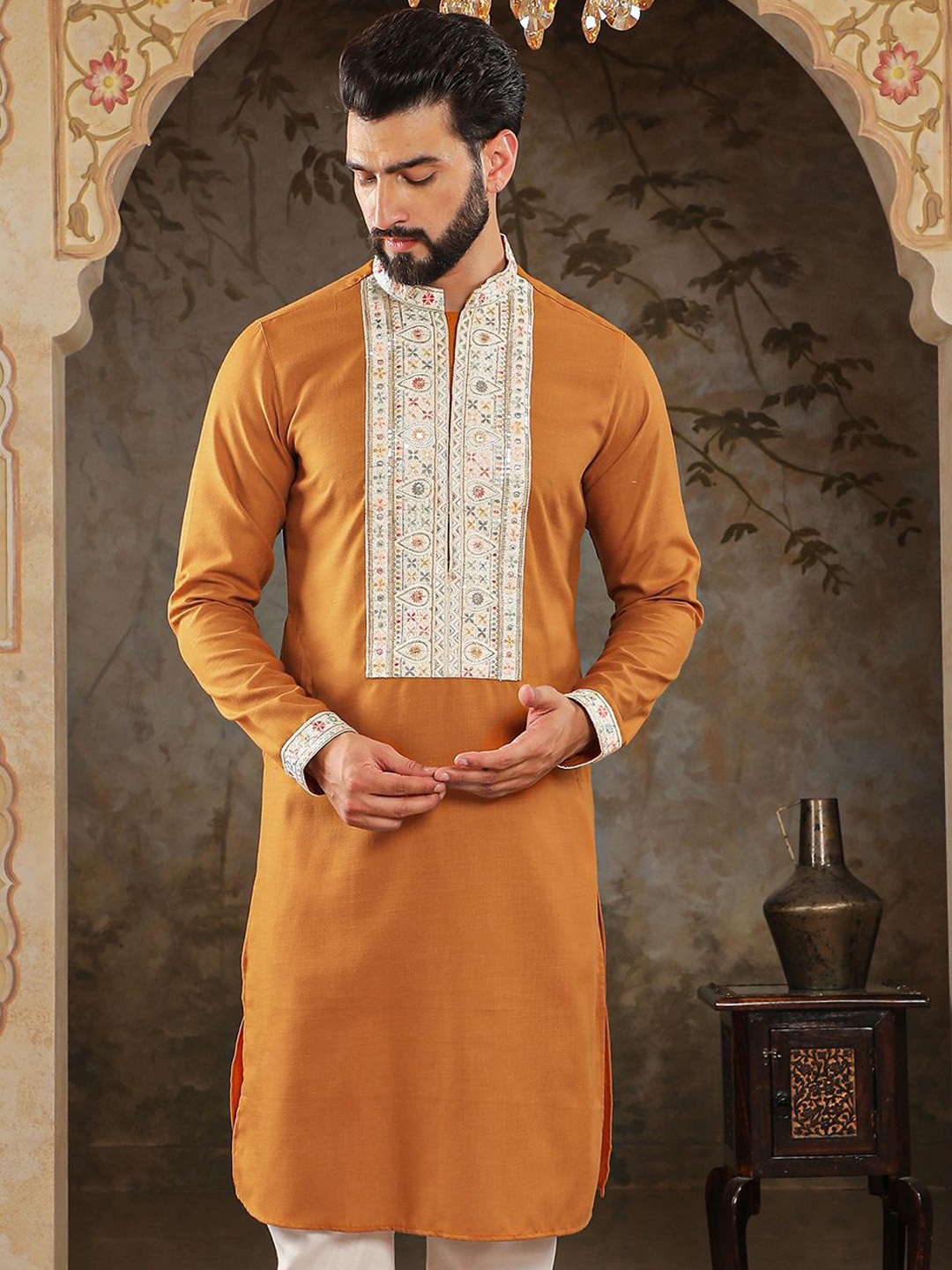 

HOUSE OF DEYANN Men Embellished Kurta, Mustard