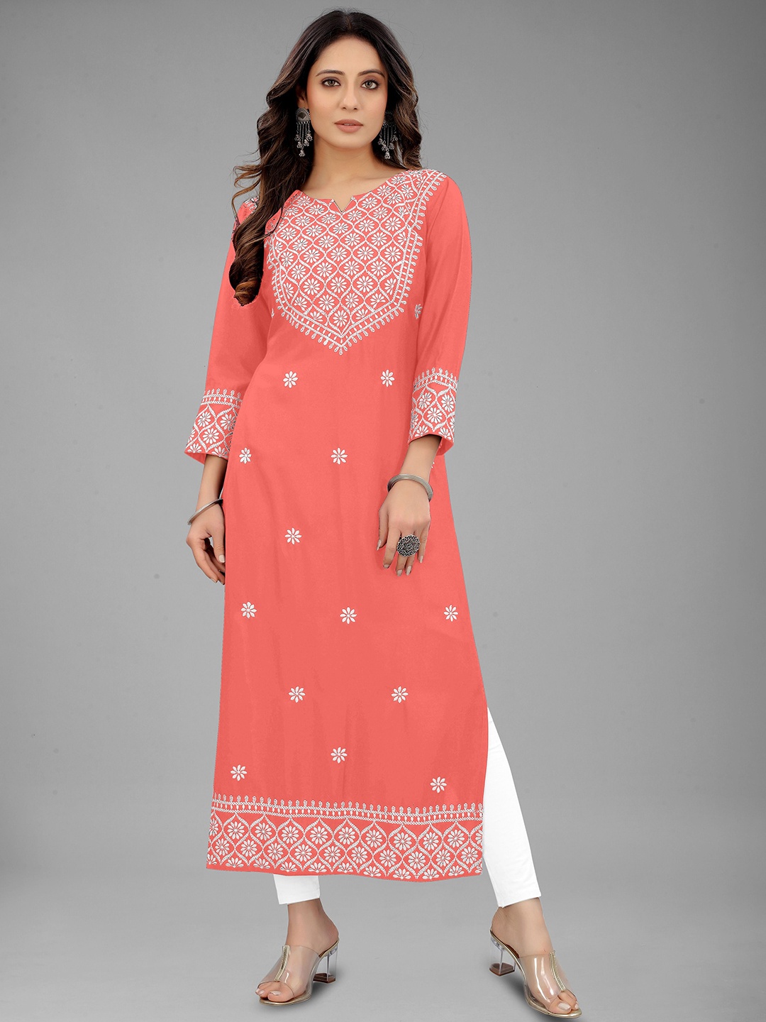 

FANTASY FAB Ethnic Motifs Embroidered Thread Work Straight Kurta, Peach