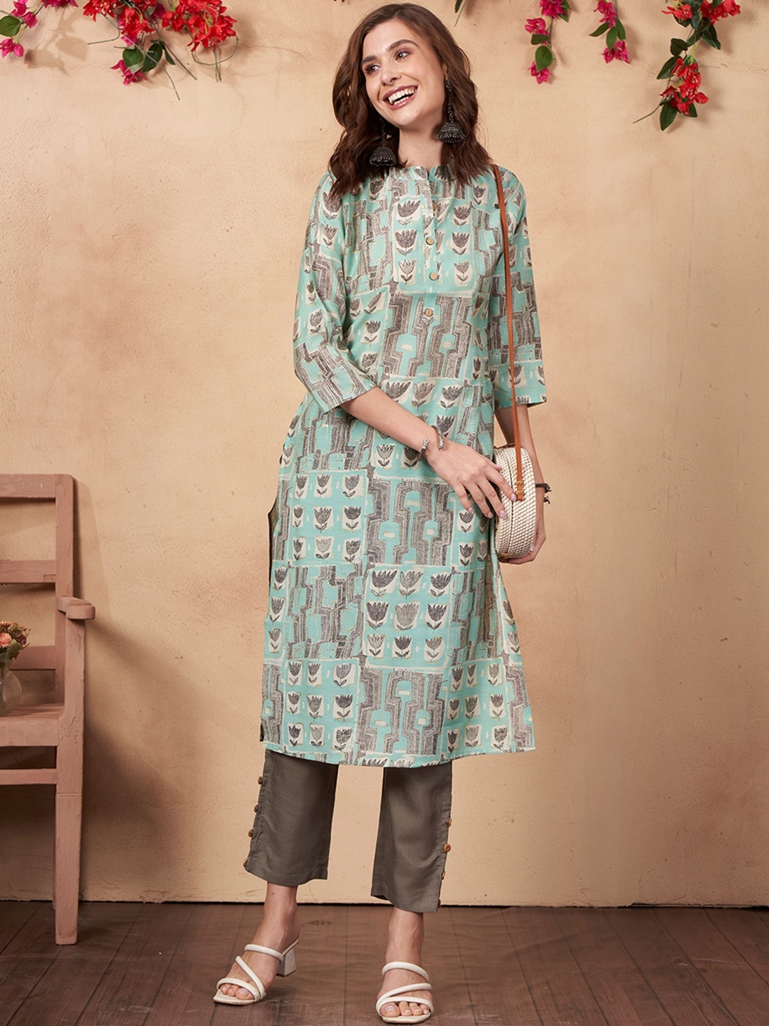 

Anouk Floral Printed Mandarin Collar Chanderi Silk Straight Kurta, Sea green