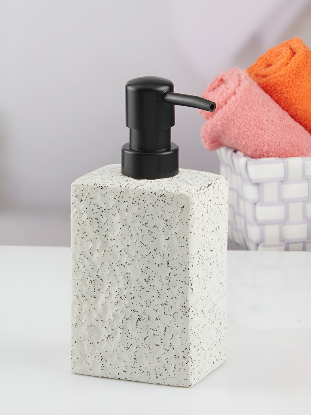 

Kookee White Abstract Ceramic Soap Dispenser