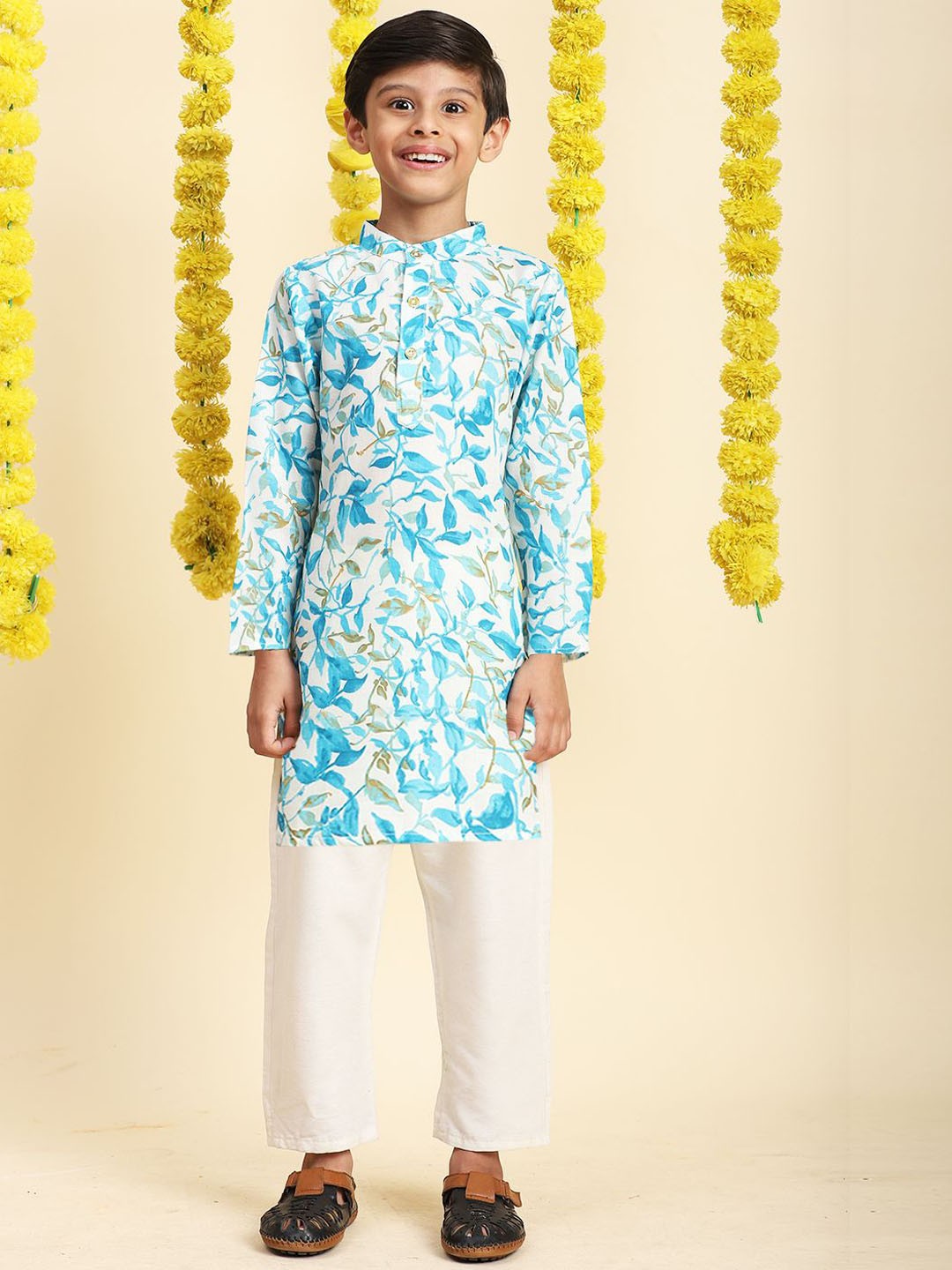 

Cutiekins Boys Floral Printed Mandarin Collar Kurta With Pyjamas, Blue