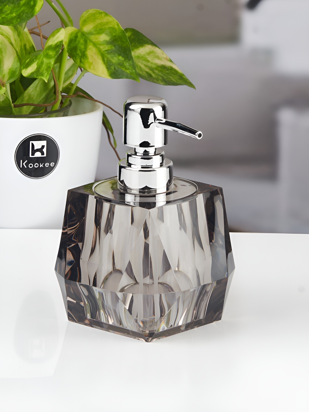 

Kookee Grey Abstract Plastic Soap Dispenser