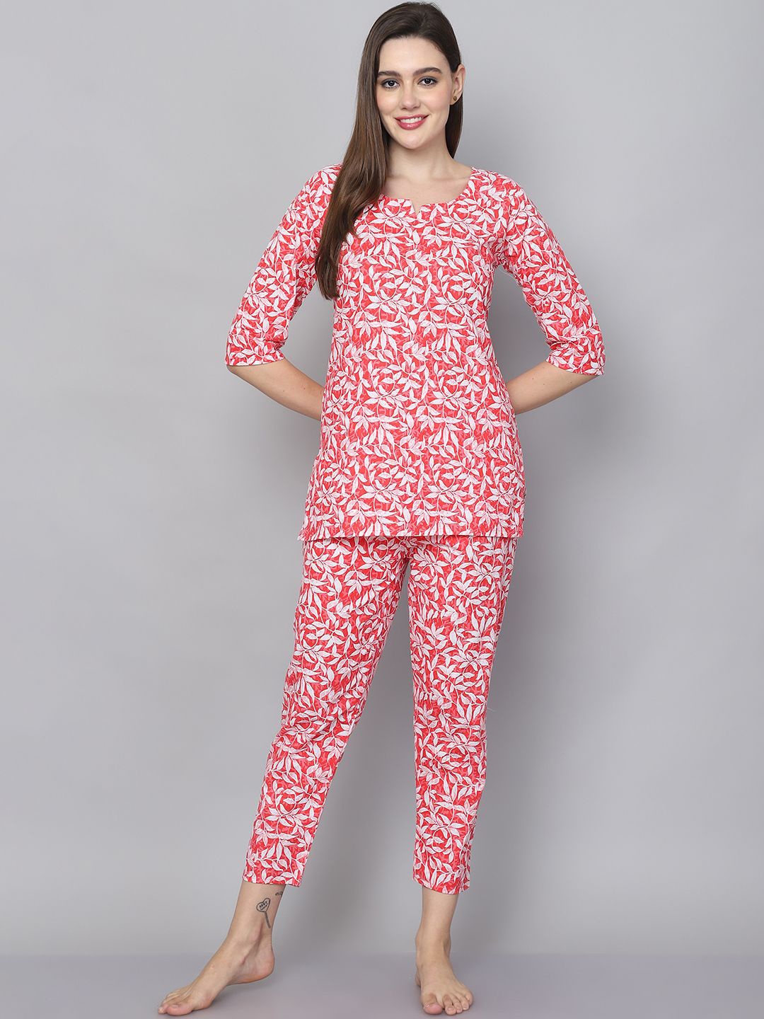 

SOUNDARYA Women Printed Pure Cotton Night Suit, Red