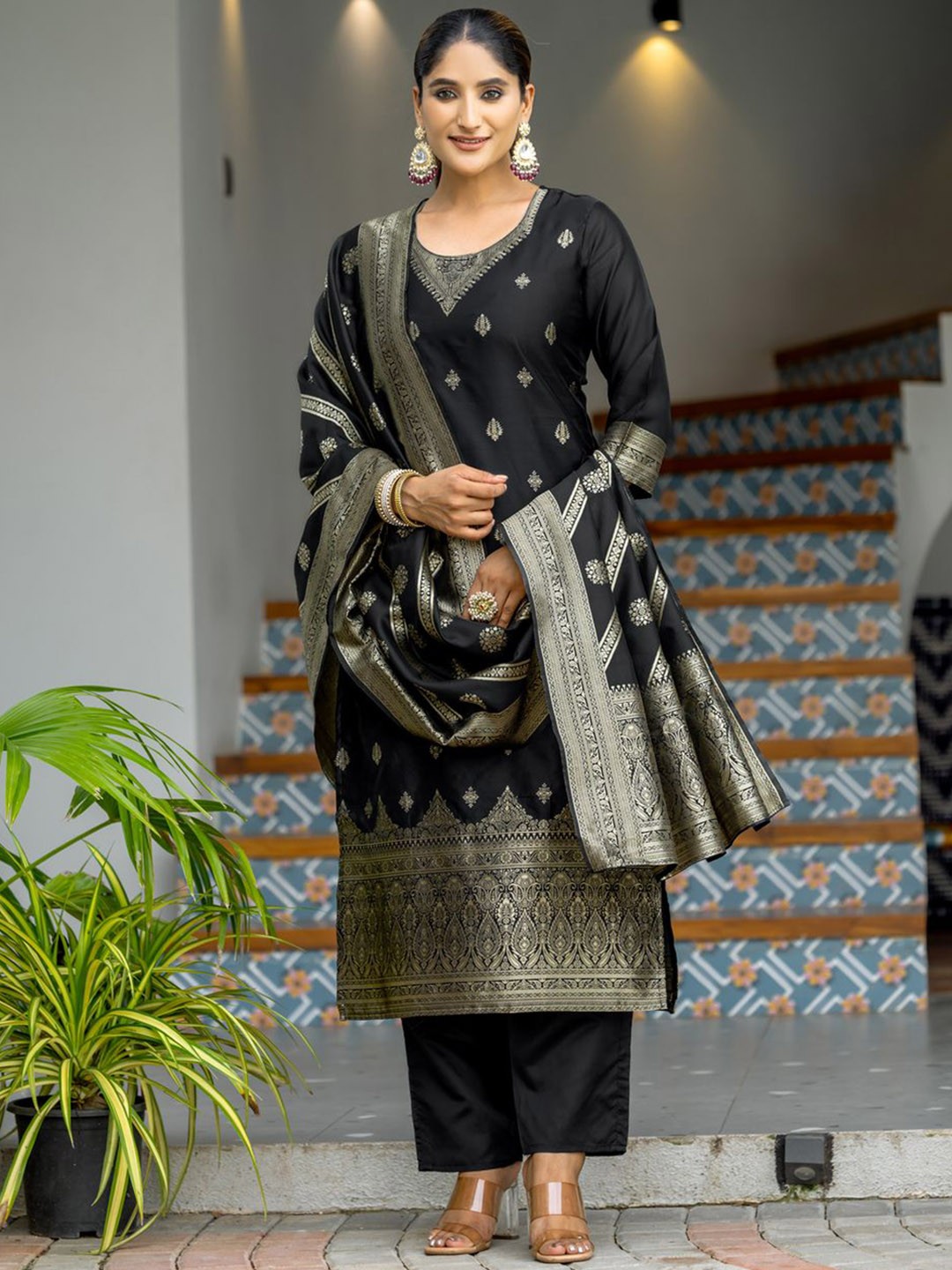 

Twika Women Regular Kurta with Trousers & With Dupatta, Black