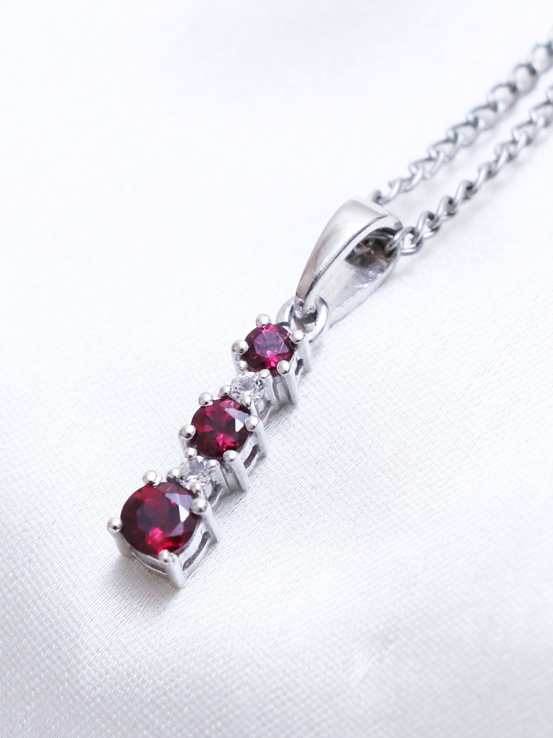 

HIFLYER JEWELS Contemporary Pendants with Chains, Silver