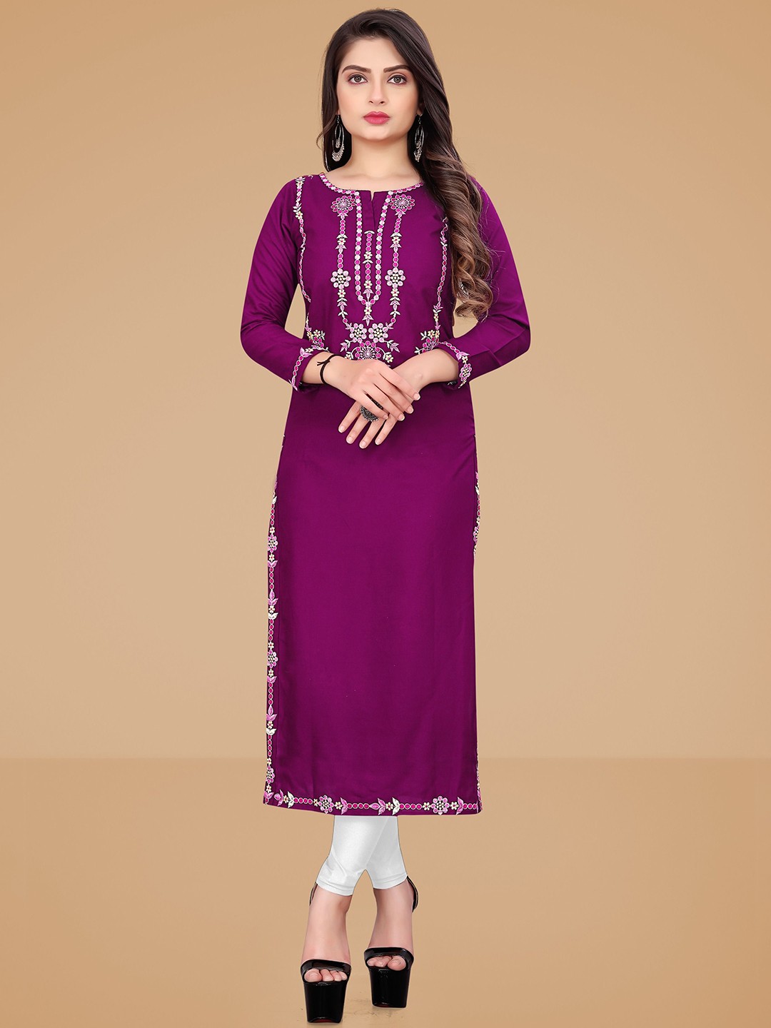

FANTASY FAB Floral Embroidered Round Neck Straight Kurta, Purple