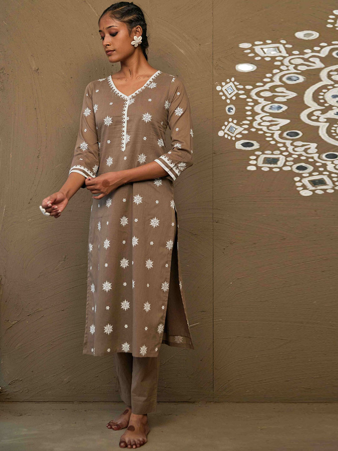 

PINK CACTII Women Geometric Embroidered Kurta, Brown