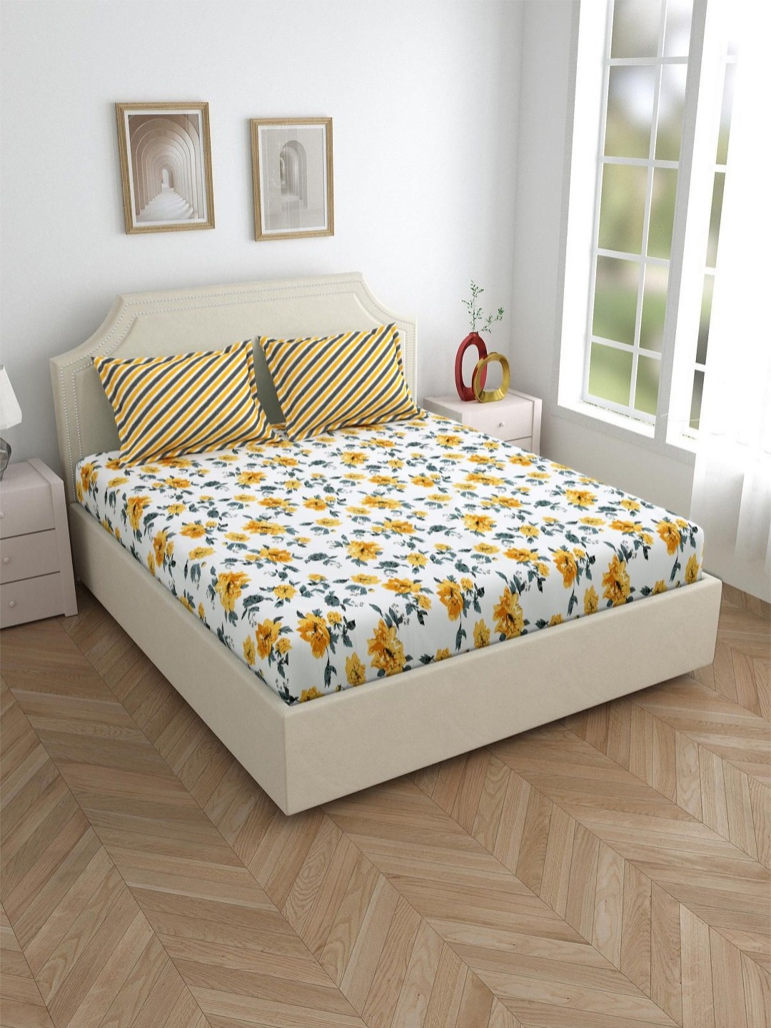 

Salona Bichona Brown & White Floral 180 TC King Bedsheet with 2 Pillow Covers