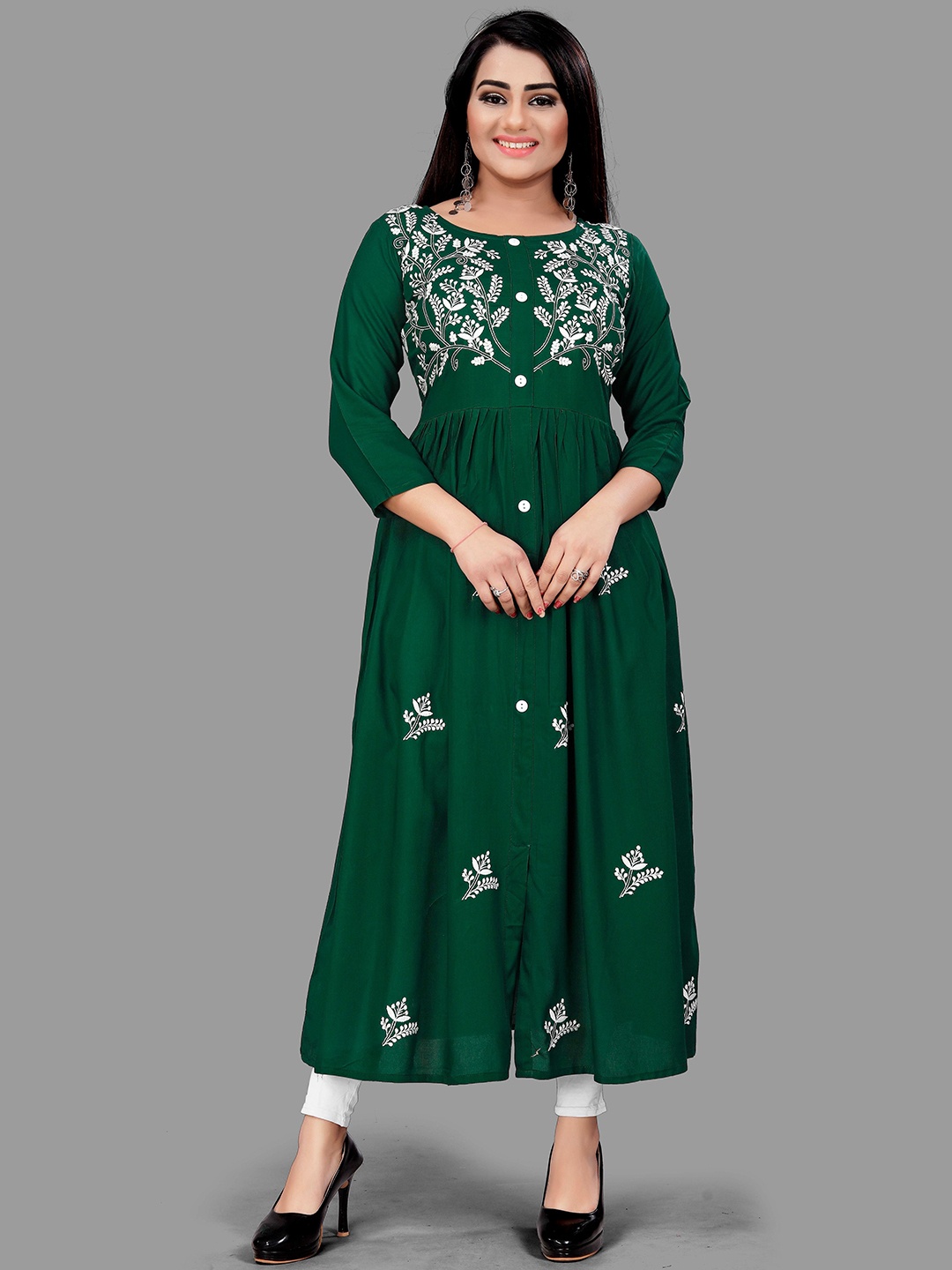 

FANTASY FAB Floral Embroidered A-Line Kurta, Green