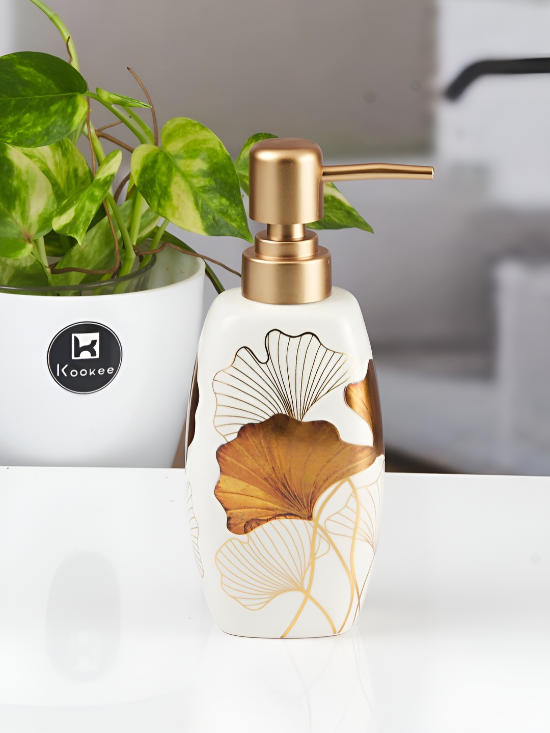 

Kookee White Abstract Ceramic Soap Dispenser