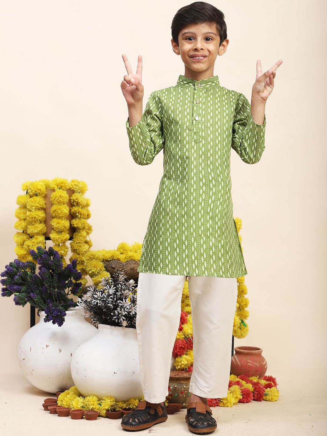 

Cutiekins Boys Geometric Printed Mandarin Collar Straight Kurta With Pyjamas, Green