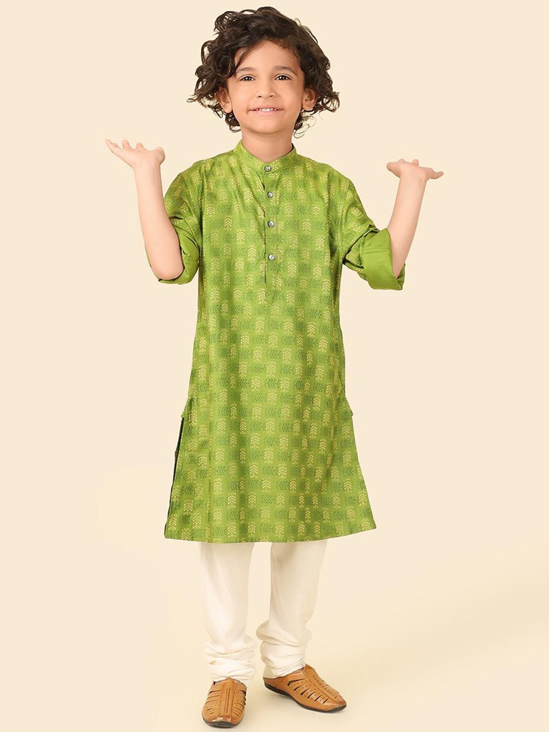 

Fabindia Boys Ethnic Motifs Printed Band Collar Straight Kurta, Green