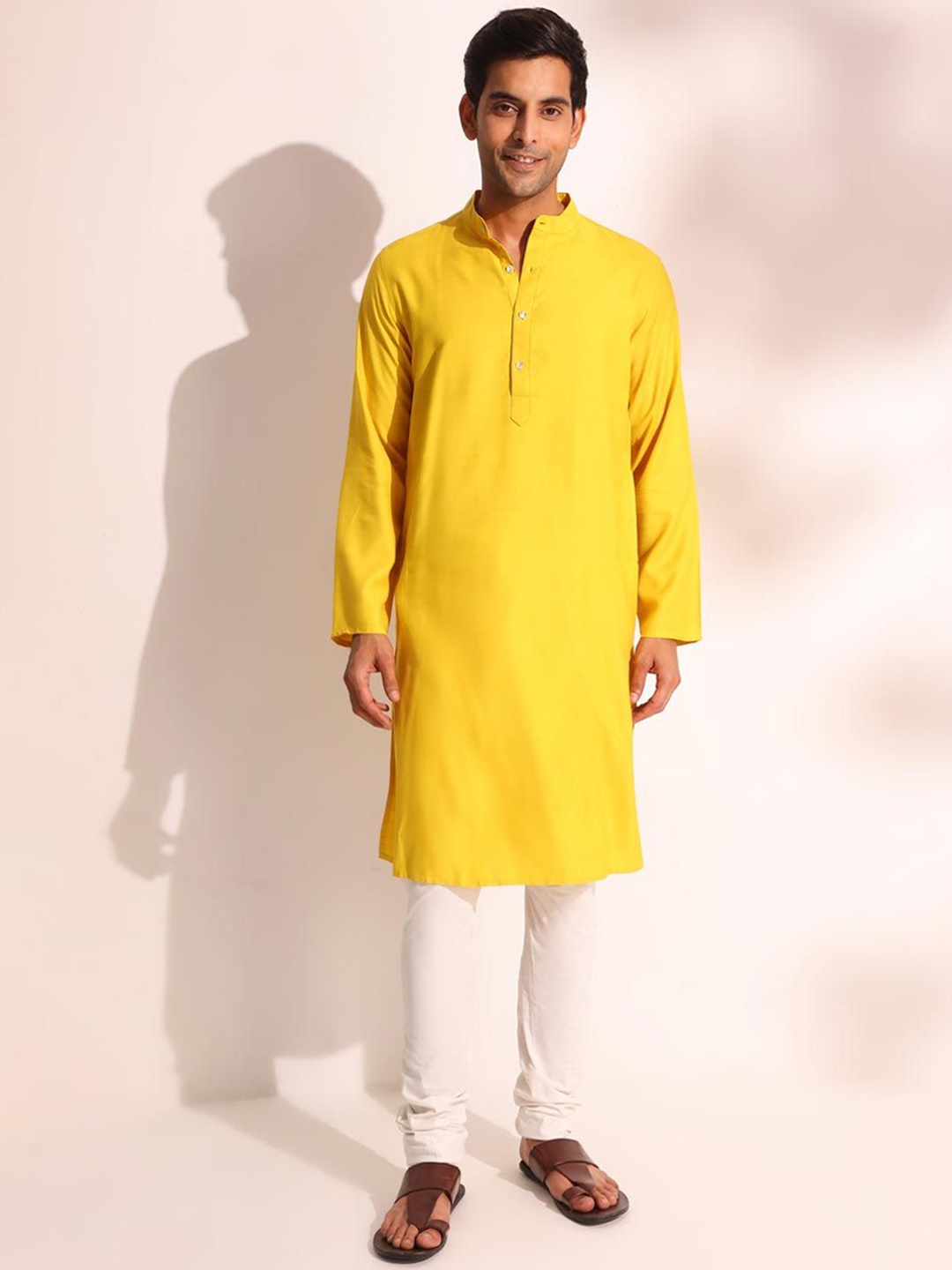

Fabindia Mandarin Collar Straight Kurta, Yellow
