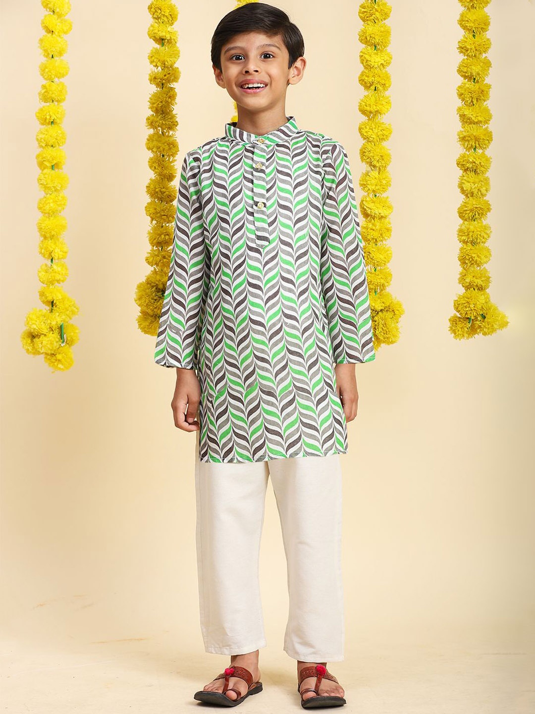 

Cutiekins Boys Ethnic Motifs Printed Straight Cotton Kurta with Pyjamas, Grey