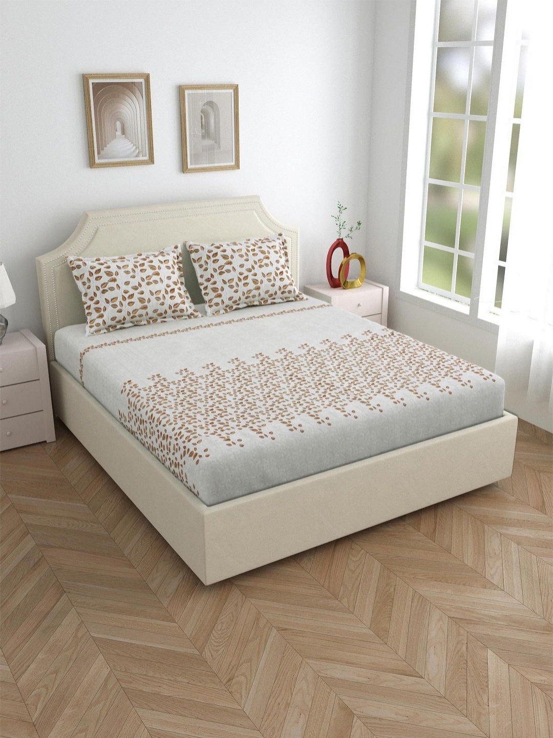 

Salona Bichona Grey & Brown Floral 180 TC King Bedsheet with 2 Pillow Covers