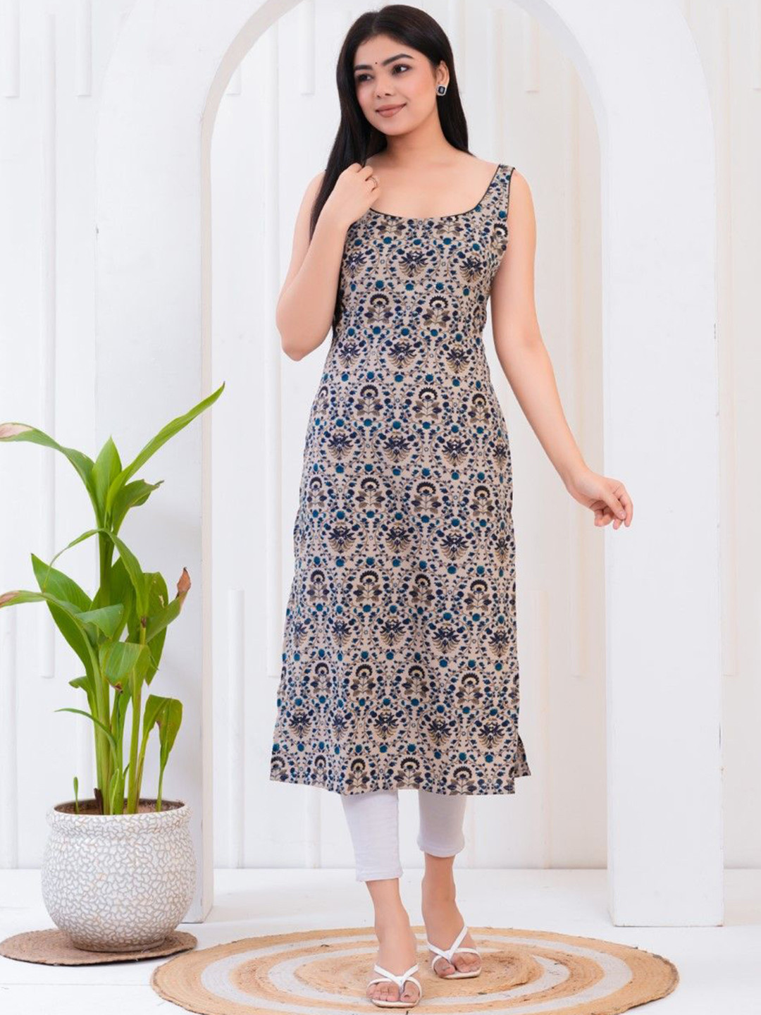 

SAK JAIPUR Floral Printed Square Neck Sleeveless Straight Kurta, Blue