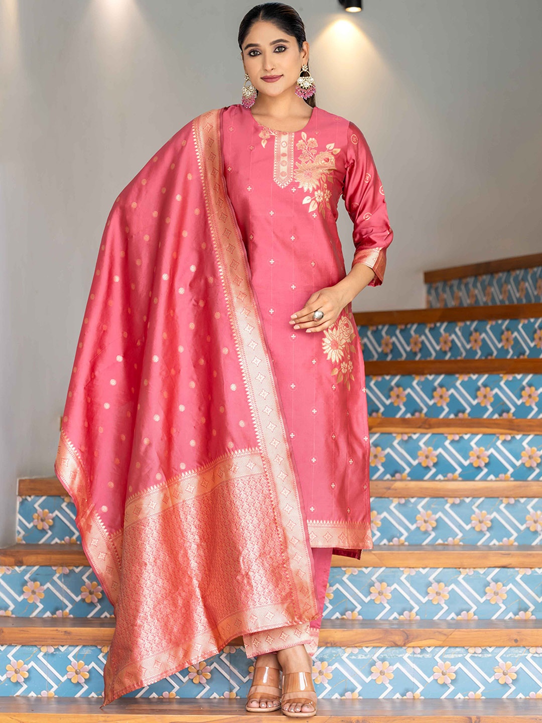 

Twika Women Regular Kurta with Trousers & With Dupatta, Metallic