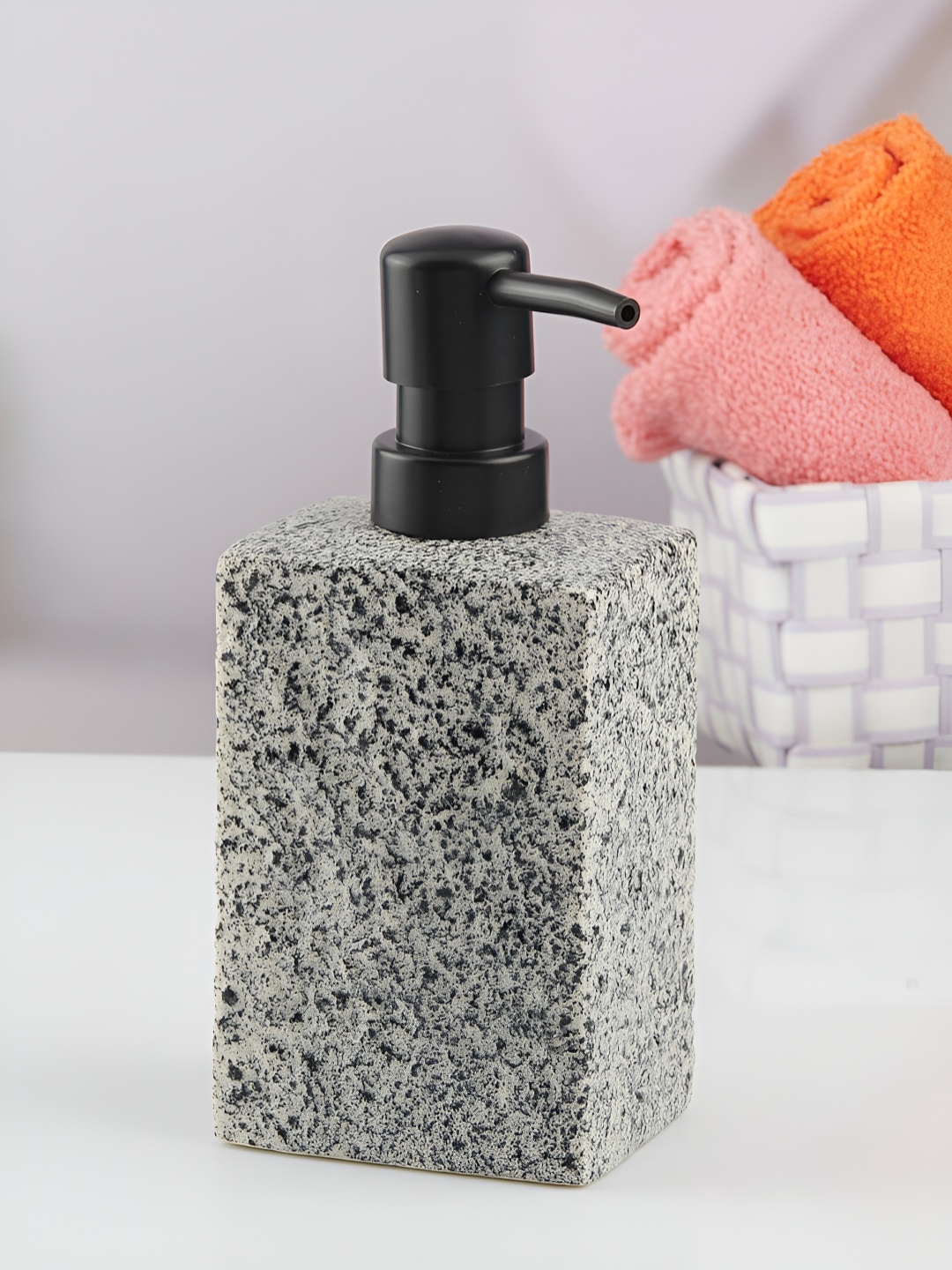 

Kookee Grey Abstract Ceramic Soap Dispenser
