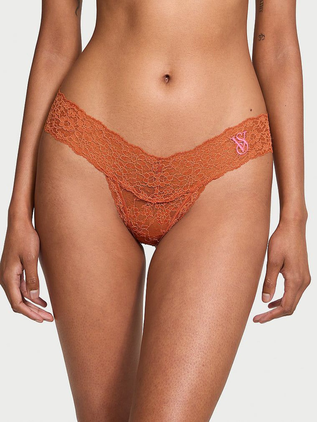 

Victoria's Secret Women's Low Rise Lace Thong Briefs112461616BQ0, Brown