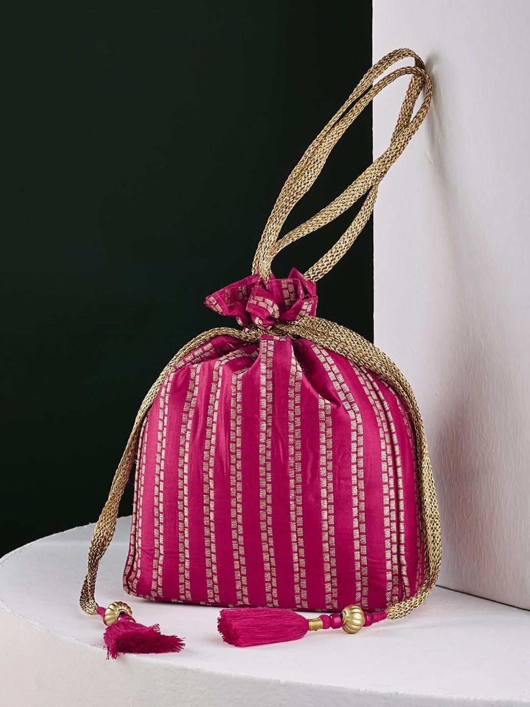 

Fabindia Textured Bucket Handheld Bag with Cut Work, Pink