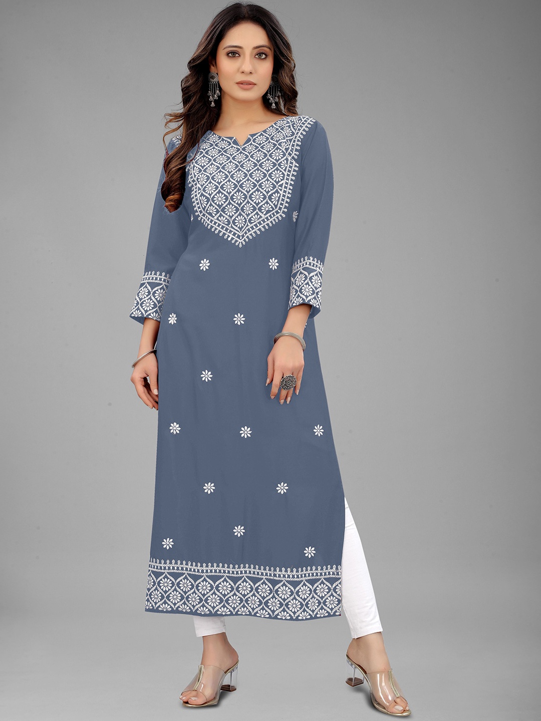 

FANTASY FAB Floral Embroidered Notch Neck Straight Kurta, Grey